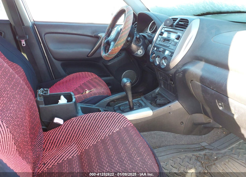2005 TOYOTA RAV4 VIN: JTEGD20V556001445