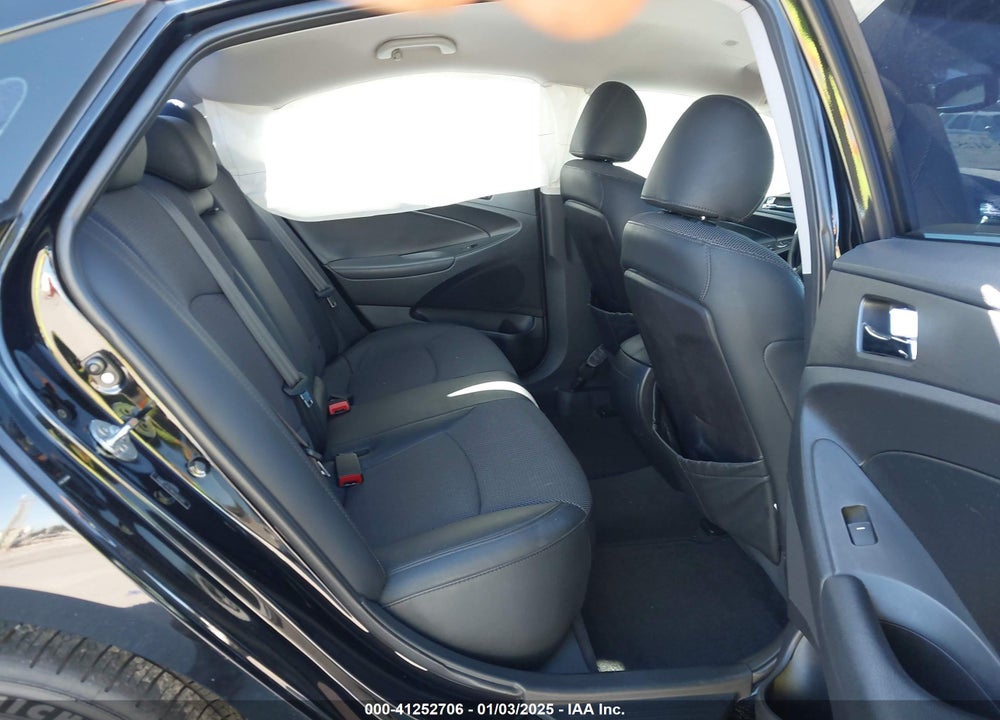 2011 HYUNDAI SONATA VIN: 5NPEC4AC8BH183585