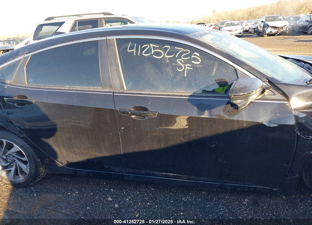 2018 HONDA CIVIC VIN: 2HGFC2F88JH521492
