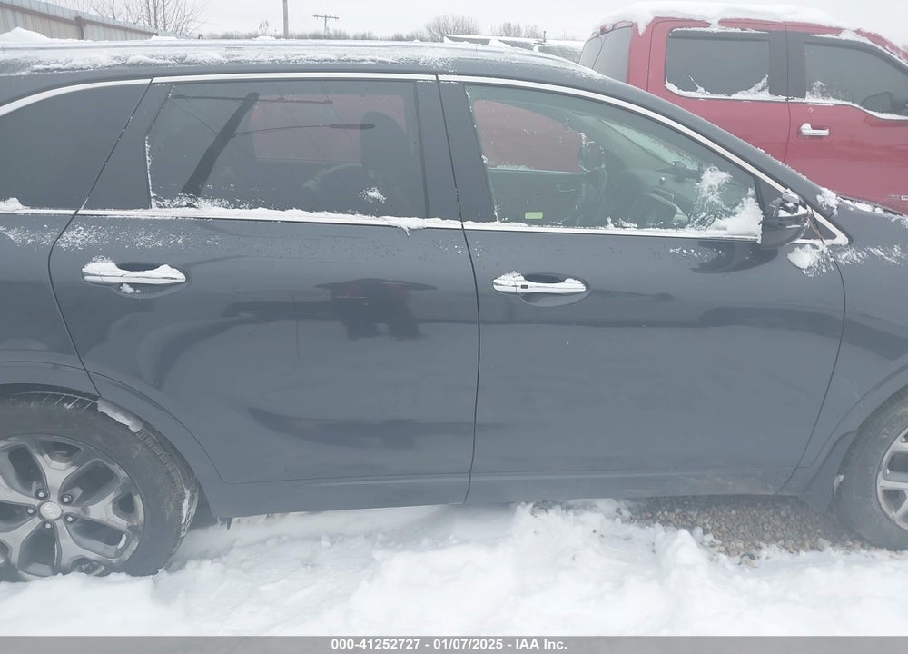 2017 KIA SORENTO VIN: 5XYPK4A58HG307433
