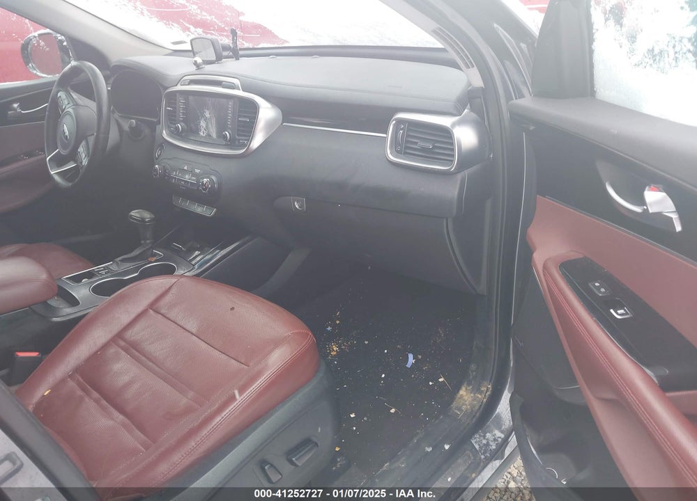 2017 KIA SORENTO VIN: 5XYPK4A58HG307433