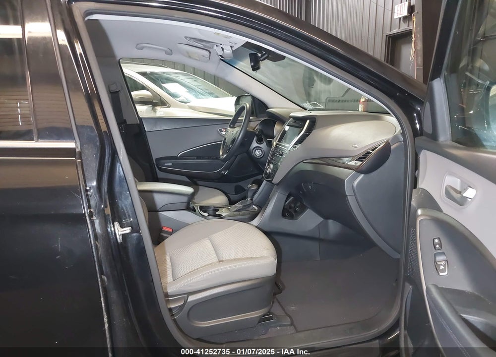 2017 HYUNDAI SANTA FE SE VIN: KM8SMDHF9HU200078