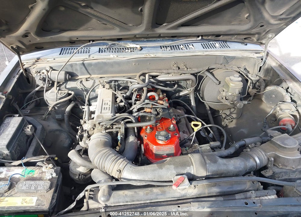 1992 TOYOTA PICKUP 1/2 TON SHORT WHEELBASE VIN: JT4RN81A1N0104079
