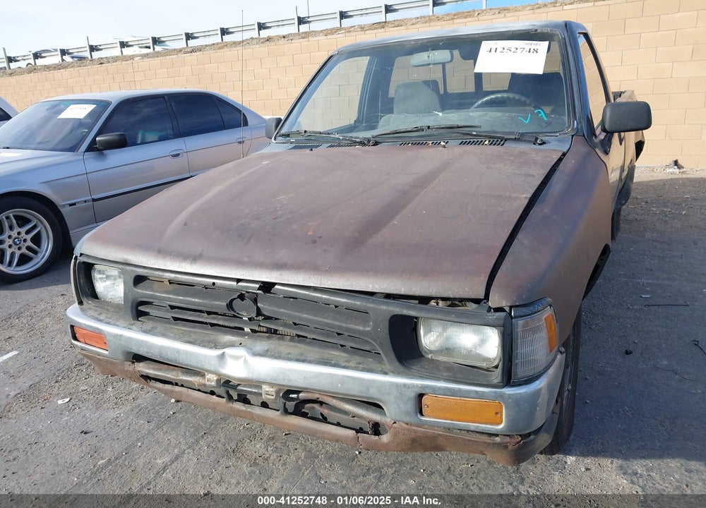 1992 TOYOTA PICKUP 1/2 TON SHORT WHEELBASE VIN: JT4RN81A1N0104079