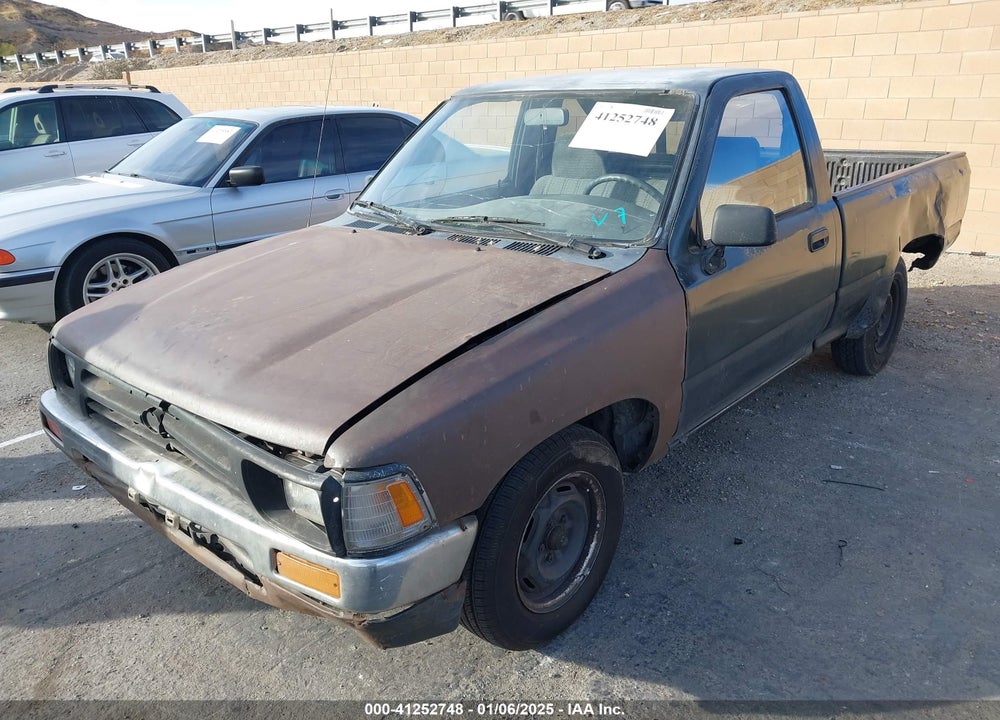 1992 TOYOTA PICKUP 1/2 TON SHORT WHEELBASE VIN: JT4RN81A1N0104079