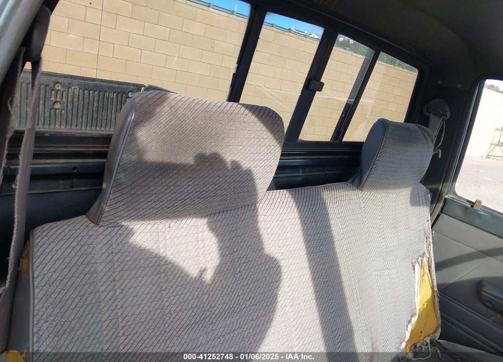 1992 TOYOTA PICKUP 1/2 TON SHORT WHEELBASE VIN: JT4RN81A1N0104079