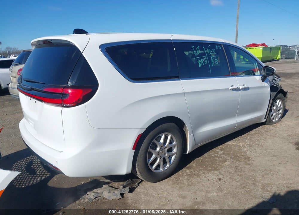 2023 CHRYSLER PACIFICA TOURING L VIN: 2C4RC1BG5PR557534