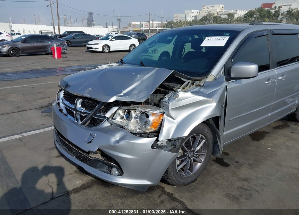 2017 DODGE GRAND CARAVAN SXT VIN: 2C4RDGCG0HR825714