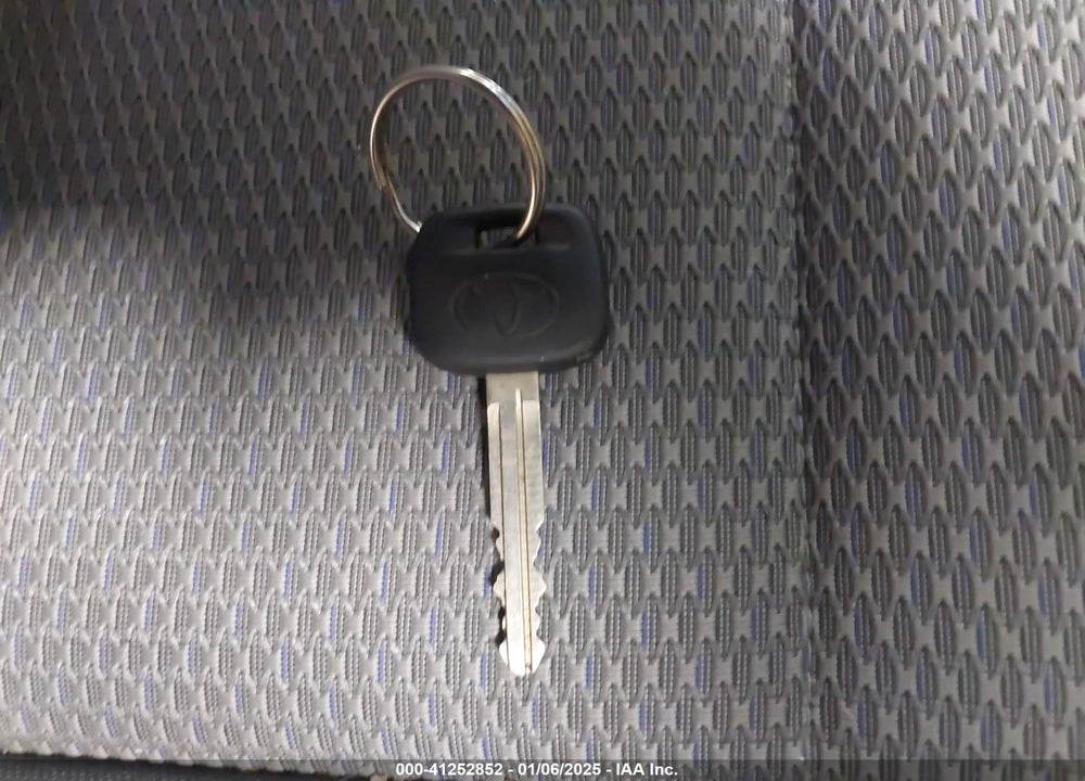 2007 TOYOTA TACOMA VIN: 5TEPX42N77Z442617
