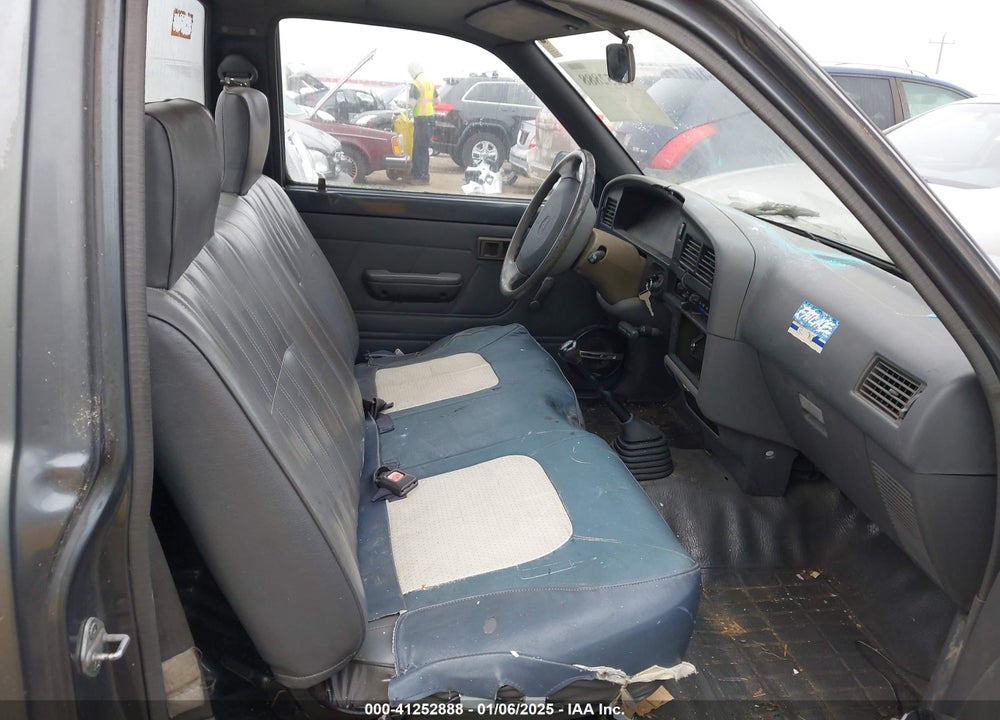 1992 TOYOTA PICKUP 1/2 TON SHORT WHLBASE STB VIN: 4TARN81A5NZ046212