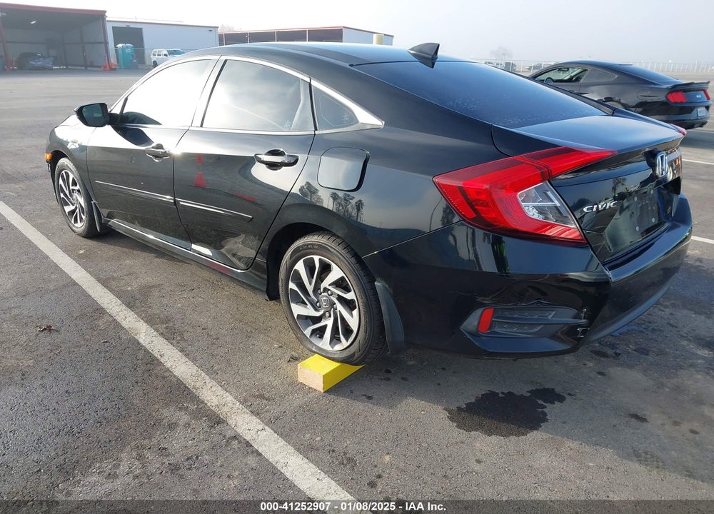 2018 HONDA CIVIC EX VIN: 2HGFC2F70JH576039