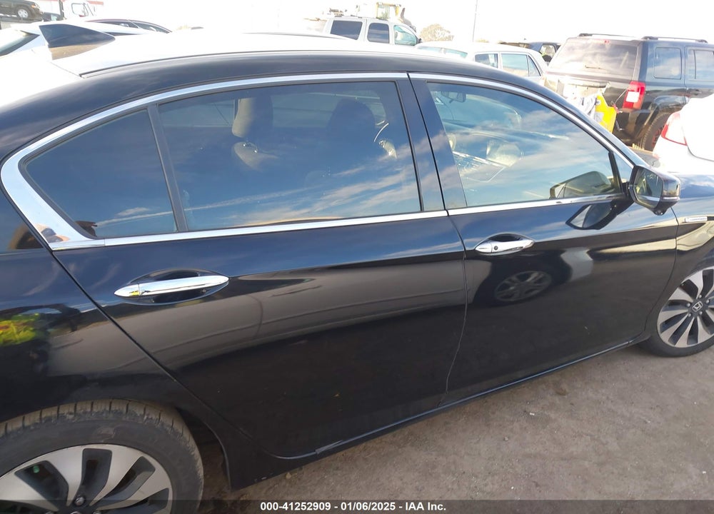 2017 HONDA ACCORD HYBRID VIN: JHMCR6F3XHC014648