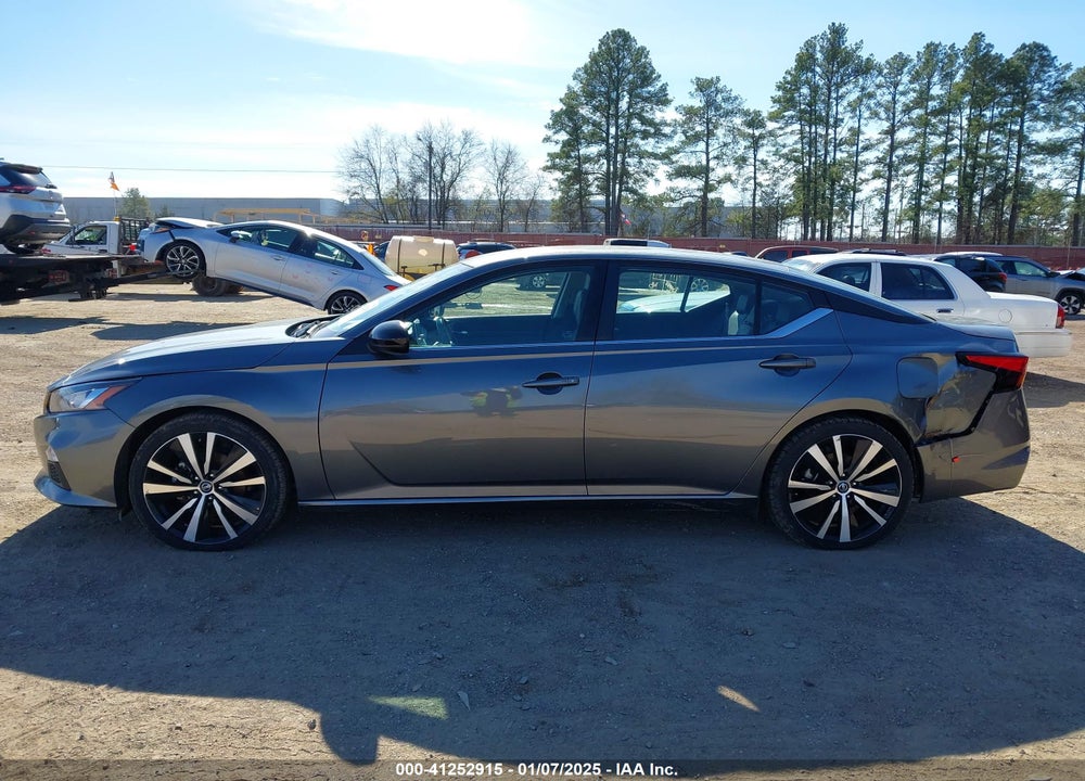 2022 NISSAN ALTIMA SR FWD VIN: 1N4BL4CV0NN328825