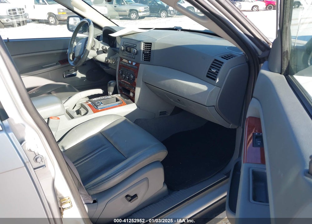 2007 JEEP GRAND CHEROKEE LIMITED VIN: 1J8HR58P97C519833