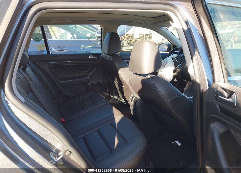 2013 VOLKSWAGEN JETTA SPORTWAGEN 2.0L TDI VIN: 3VWPL7AJ3DM635977