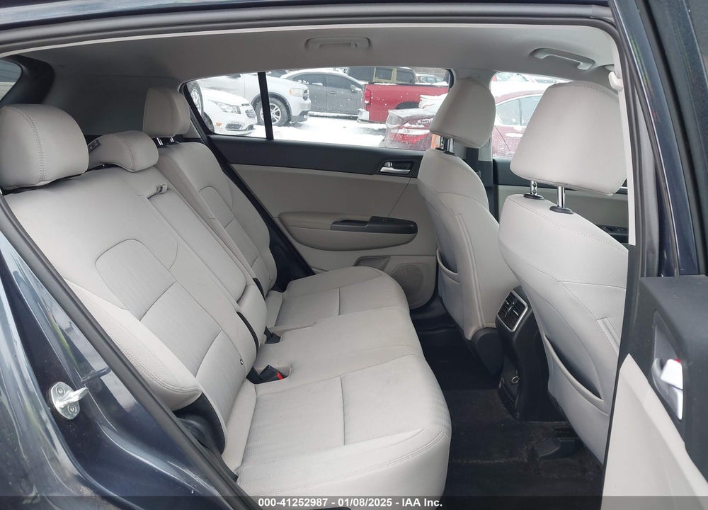 2022 KIA SPORTAGE LX VIN: KNDPMCAC8N7966382