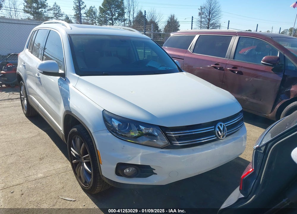2016 VOLKSWAGEN TIGUAN SE VIN: WVGAV7AX0GW596319