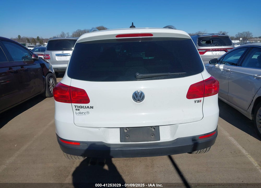2016 VOLKSWAGEN TIGUAN SE VIN: WVGAV7AX0GW596319