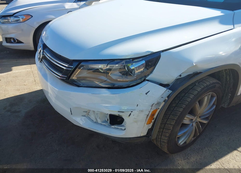 2016 VOLKSWAGEN TIGUAN SE VIN: WVGAV7AX0GW596319