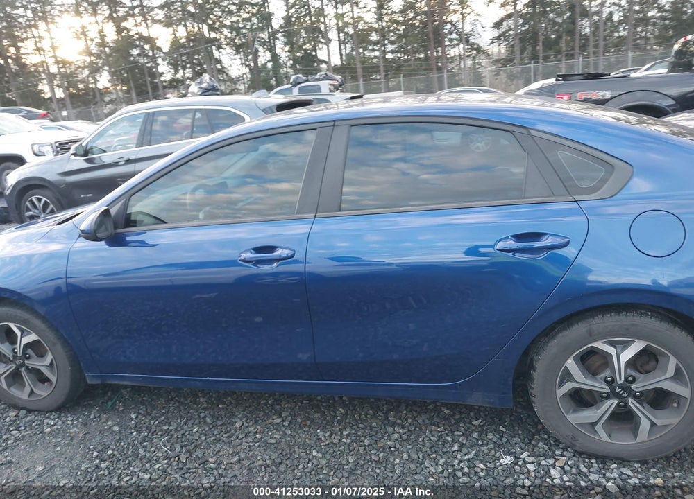 2019 KIA FORTE LXS VIN: 3KPF24AD8KE037062
