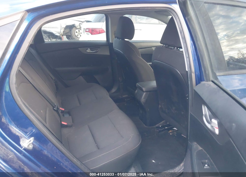 2019 KIA FORTE LXS VIN: 3KPF24AD8KE037062