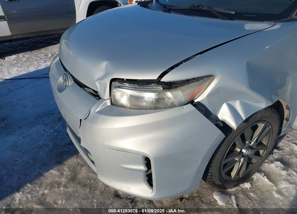 2013 SCION XB VIN: JTLZE4FE6DJ043877