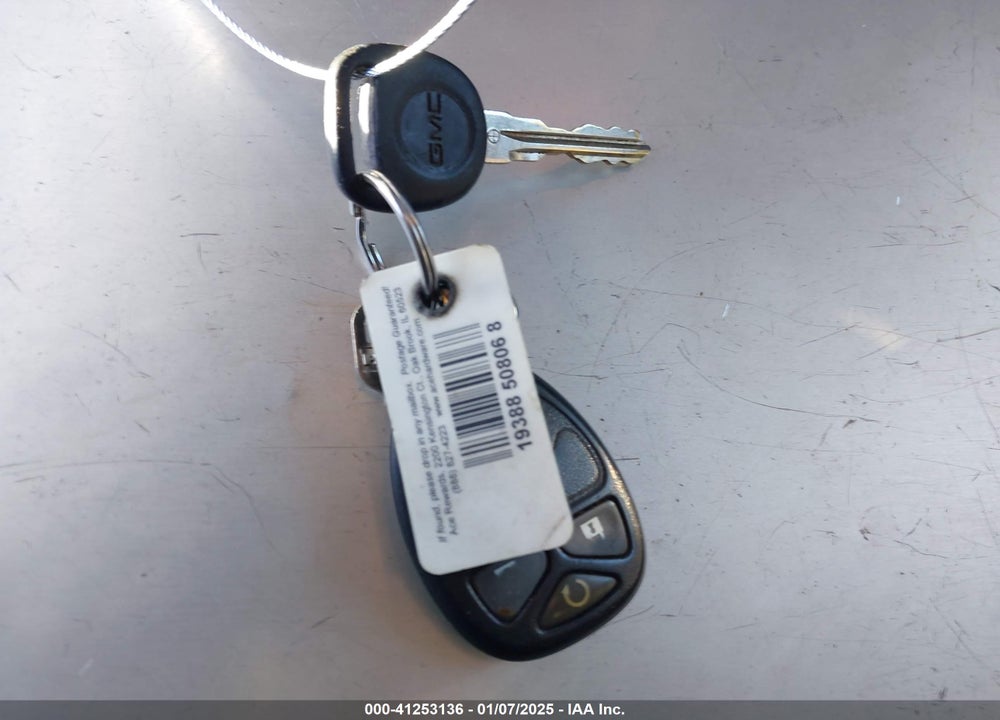 2008 GMC YUKON DENALI VIN: 1GKFK63808J240734