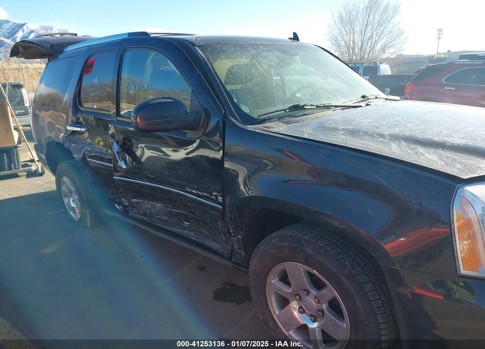 2008 GMC YUKON DENALI VIN: 1GKFK63808J240734