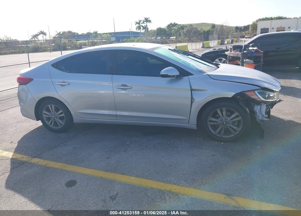 2017 HYUNDAI ELANTRA SE VIN: 5NPD84LF8HH042268