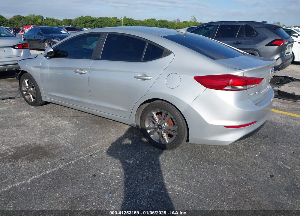 2017 HYUNDAI ELANTRA SE VIN: 5NPD84LF8HH042268