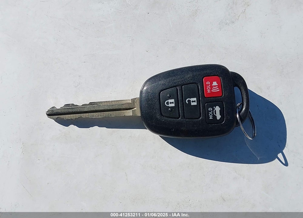 2016 TOYOTA COROLLA VIN: 5YFBURHE5GP424923