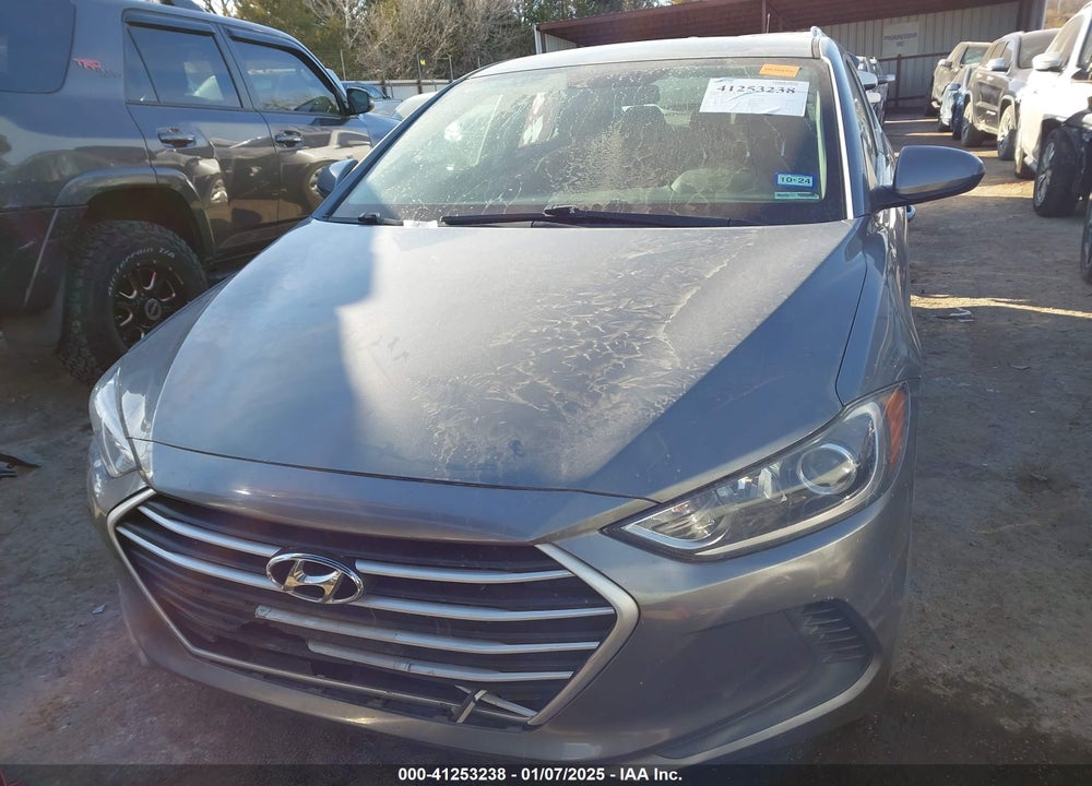 2018 HYUNDAI ELANTRA VIN: 5NPD74LF1JH393256