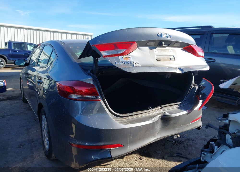 2018 HYUNDAI ELANTRA VIN: 5NPD74LF1JH393256