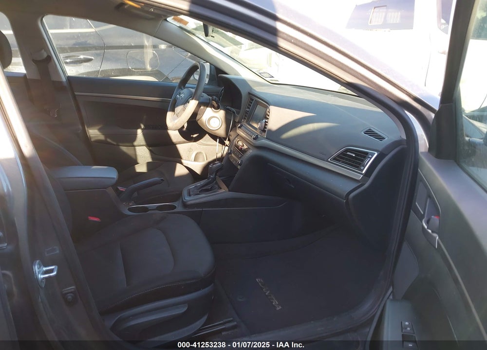 2018 HYUNDAI ELANTRA VIN: 5NPD74LF1JH393256