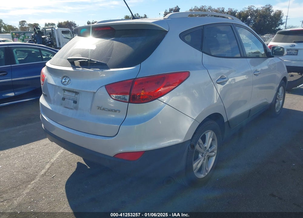 2011 HYUNDAI TUCSON GLS VIN: KM8JU3AC6BU293879