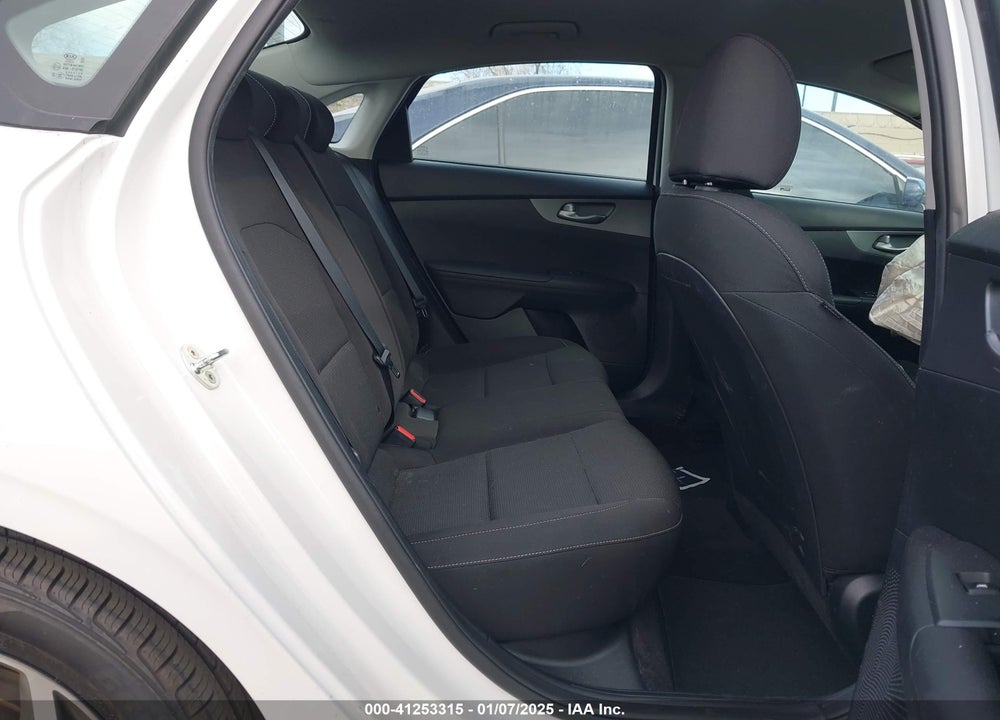 2021 KIA FORTE VIN: 3KPF24AD4ME268303