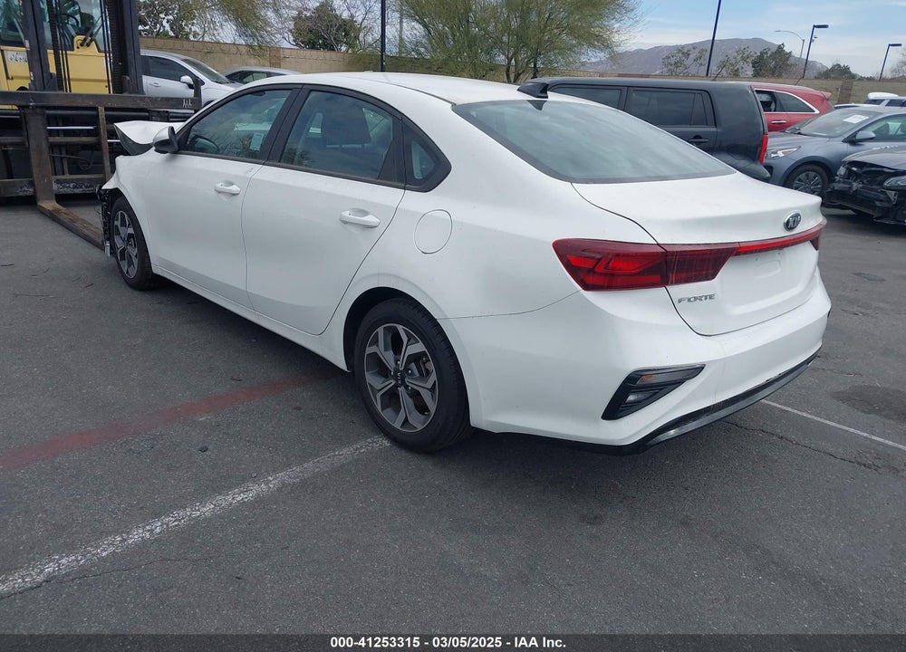 2021 KIA FORTE VIN: 3KPF24AD4ME268303