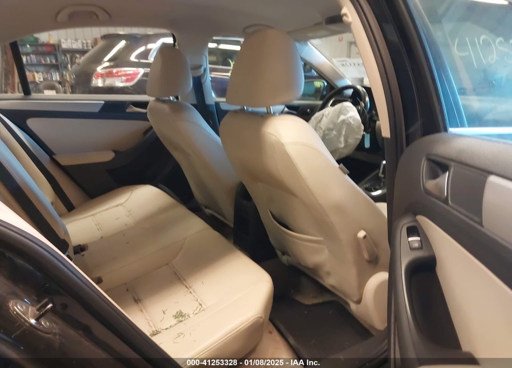 2013 VOLKSWAGEN JETTA 2.5L SE VIN: 3VWDP7AJ7DM384694