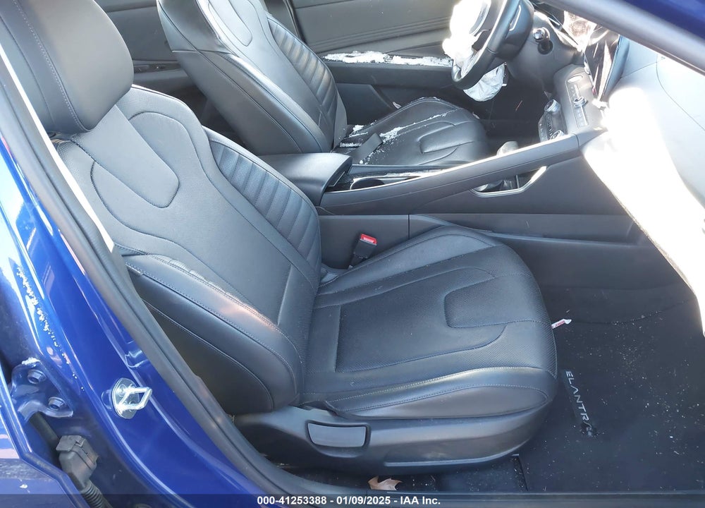 2021 HYUNDAI ELANTRA VIN: KMHLP4AG8MU069606