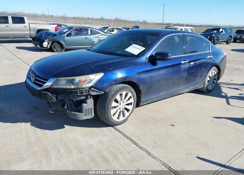 2013 HONDA ACCORD VIN: 1HGCR3F88DA038093