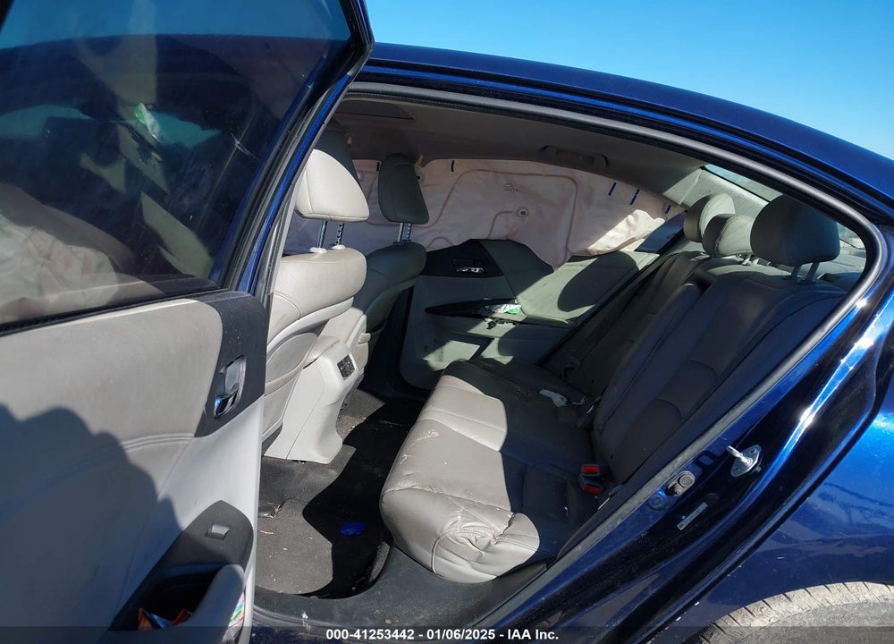 2013 HONDA ACCORD VIN: 1HGCR3F88DA038093