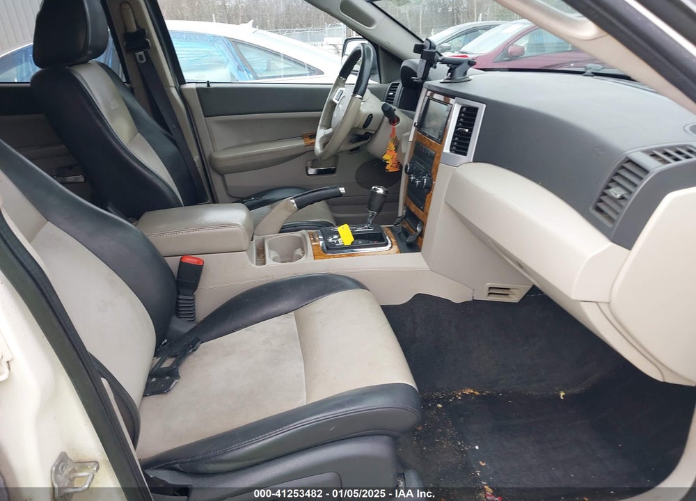 2010 JEEP GRAND CHEROKEE VIN: 1J4RR5GT0AC150016