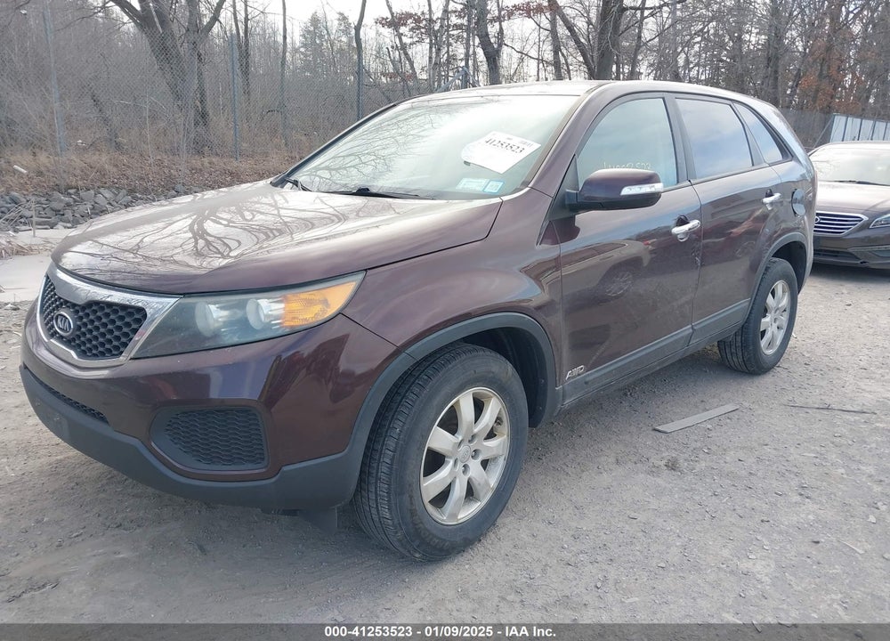 2011 KIA SORENTO LX VIN: 5XYKTCA18BG013276