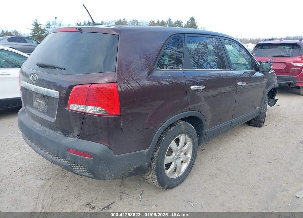 2011 KIA SORENTO LX VIN: 5XYKTCA18BG013276