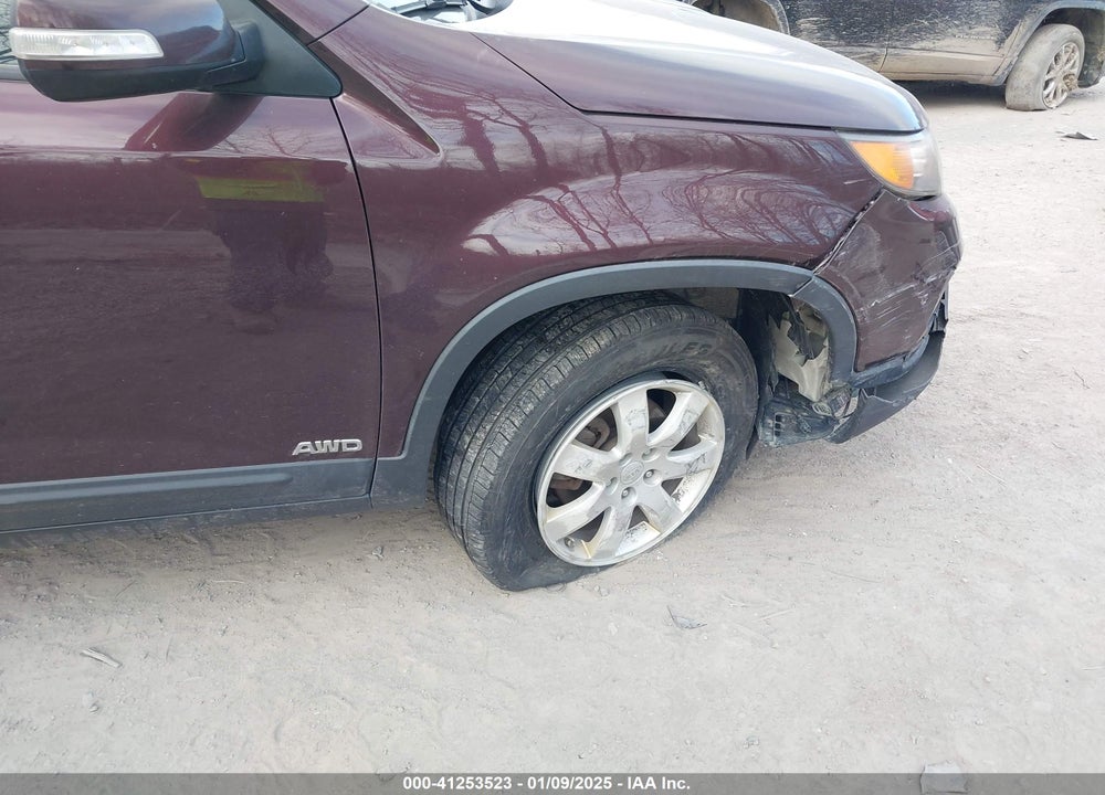 2011 KIA SORENTO LX VIN: 5XYKTCA18BG013276