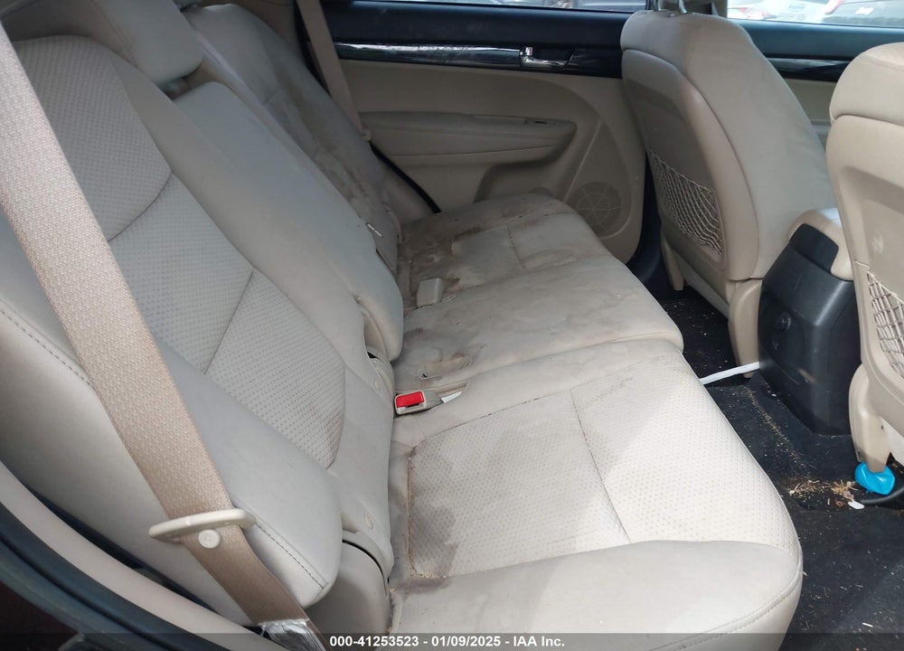 2011 KIA SORENTO LX VIN: 5XYKTCA18BG013276