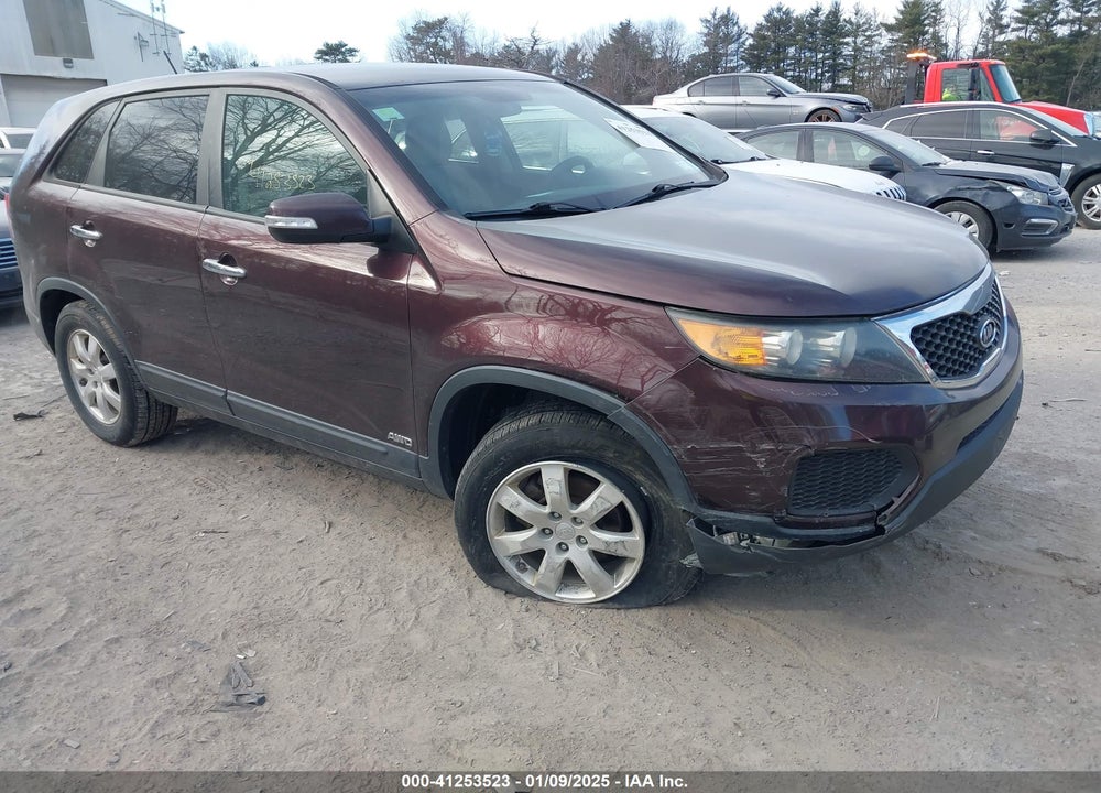 2011 KIA SORENTO LX VIN: 5XYKTCA18BG013276