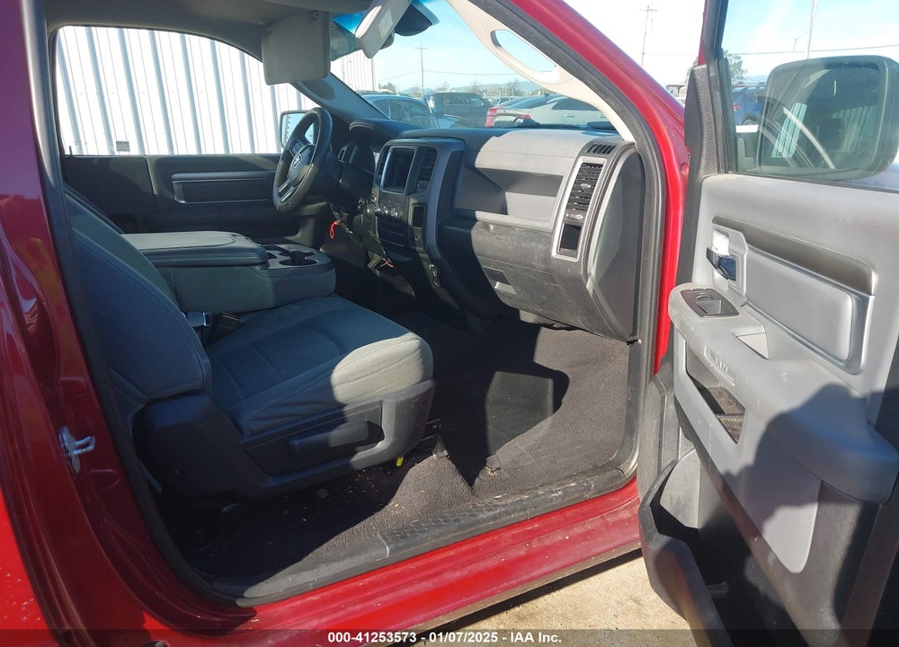 2014 RAM 1500 VIN: 3C6JR6AG7EG235563