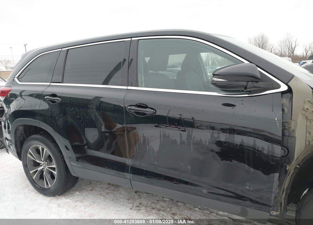 2019 TOYOTA HIGHLANDER LE VIN: 5TDZARFH1KS051707