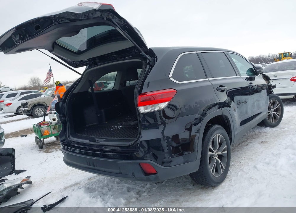 2019 TOYOTA HIGHLANDER LE VIN: 5TDZARFH1KS051707